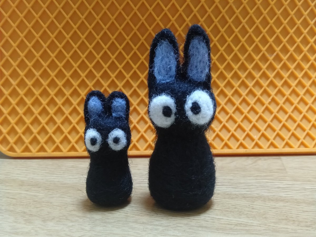 ココチュン 慶桜 同じ子を作るつもりがとっても小さくなりましたw ジブリ 魔女宅 魔女の宅急便 ジジ 猫 黒猫 羊毛フェルト ハンドメイド