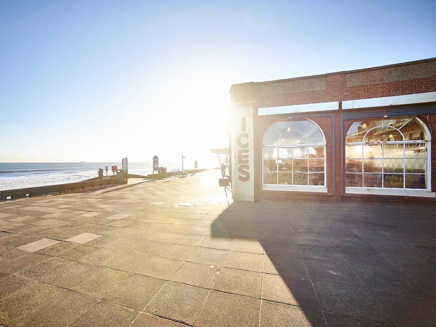 johndonoghueph1's tweet image. Whitley Bay Promenade. Currently undergoing development so it won’t look like this for much longer!

Rendezvous Cafe john-donoghue-photographer.com/products/whitl…