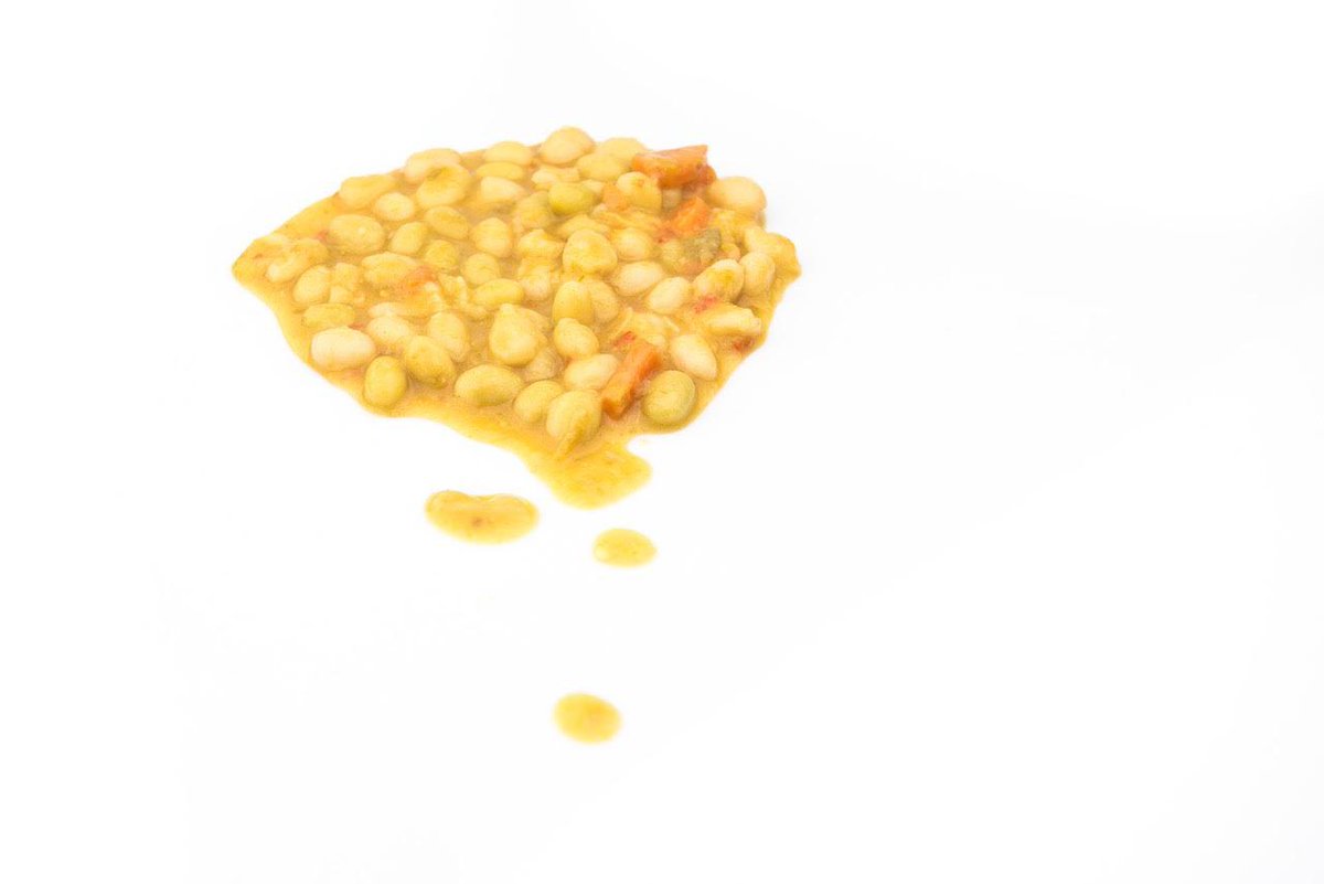 Nada mejor como un buen plato de alubias blancas “pochas” para los días más fríos ❄️
•
#miercoles #alubiaspochas  #pamplona #navarra #tenemosquebrindarmas