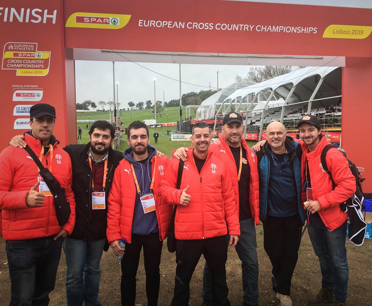 xisco_lopez's tweet photo. Great memories just a year ago.

When you could still hug your friends. Nothing better than celebrating with your team. #EventPresentation https://t.co/4B8DTxKtyJ