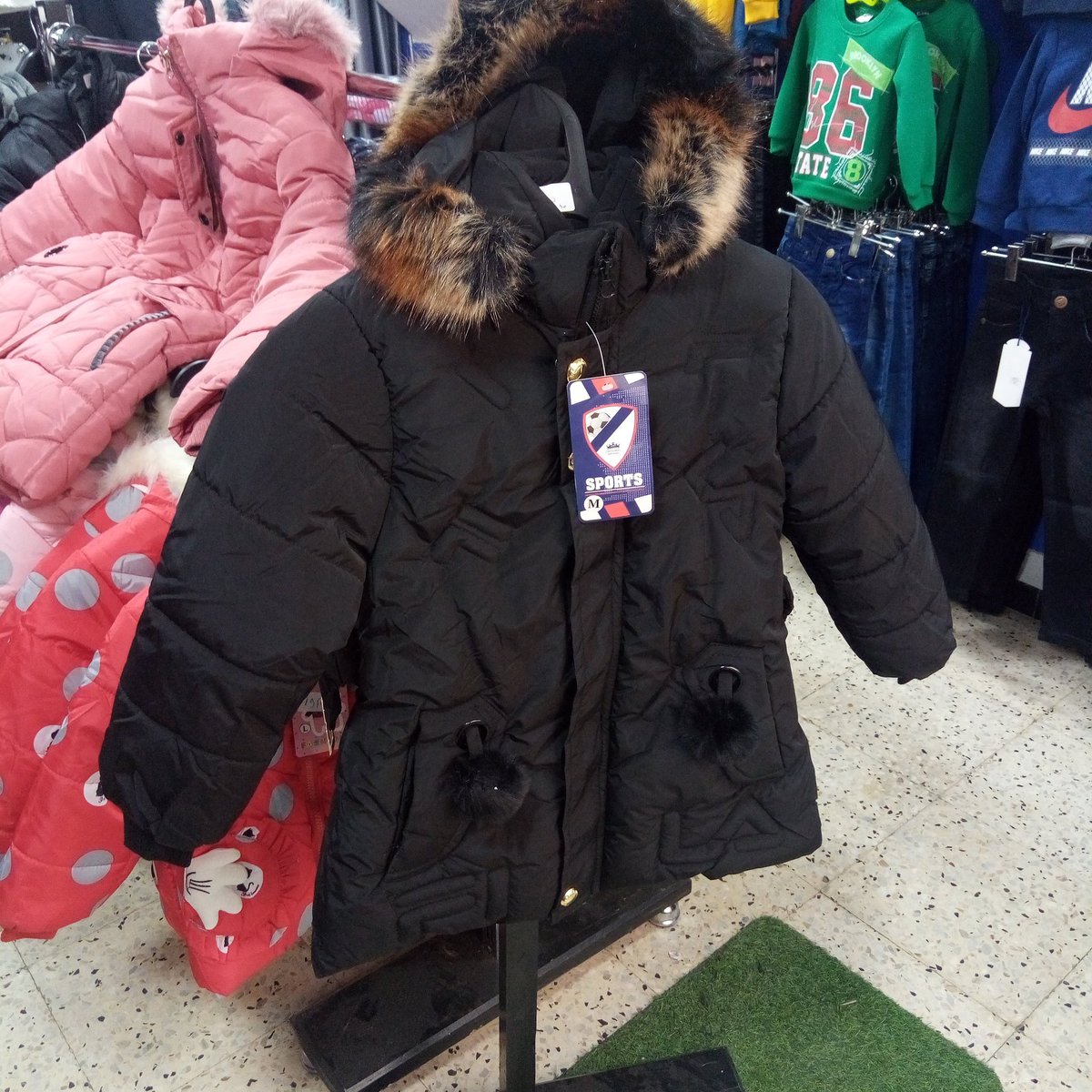 KidzyPrix's tweet photo. Veste garçon #sport 
Âge 8 10 12 ans
Prix 2400 DA https://t.co/oSPq1wcjTF