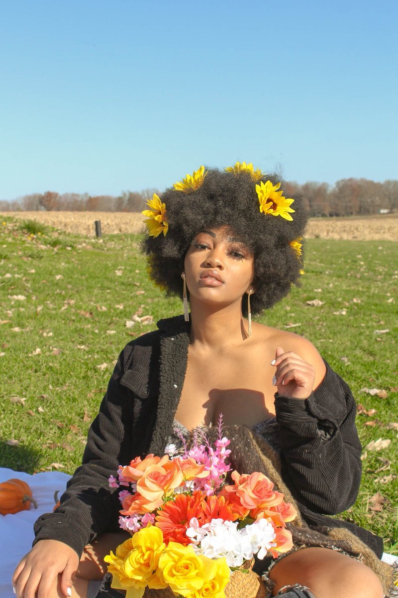 styling_addict_'s tweet photo. “My curls are an outward manifestation of my culture”-@YaraShahidi 

Model: @AriesAlexz 
Stylists &amp; Creative Directors: @styling_addict_ &amp; Adrienne Walton
📸: Khushi Kothari https://t.co/MI1ALXs5KY
