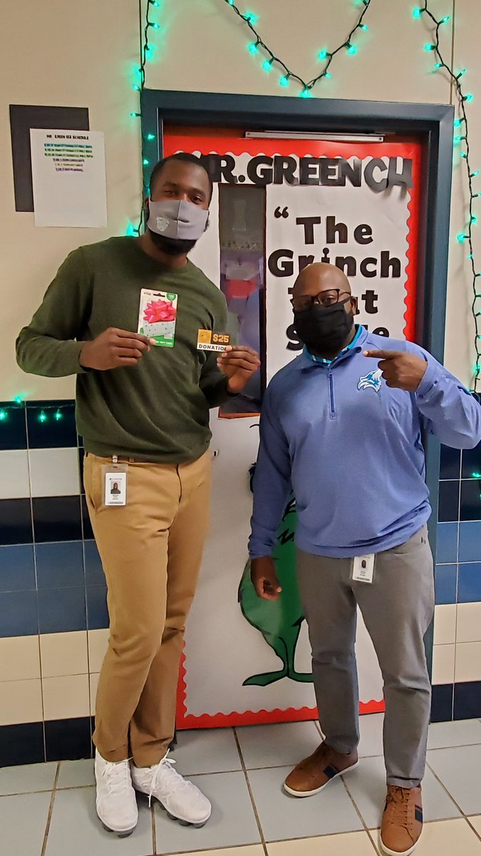 AustinTylerISD's tweet photo. 👏 to Ms. Riggs and Mr. Green for being Teacher and Staff member of the month  #LoboReady #TJAproud @JoshCurrie_EDUC @lashun_scott @JStarling13 @TylerISD https://t.co/qsJqc2gtpe