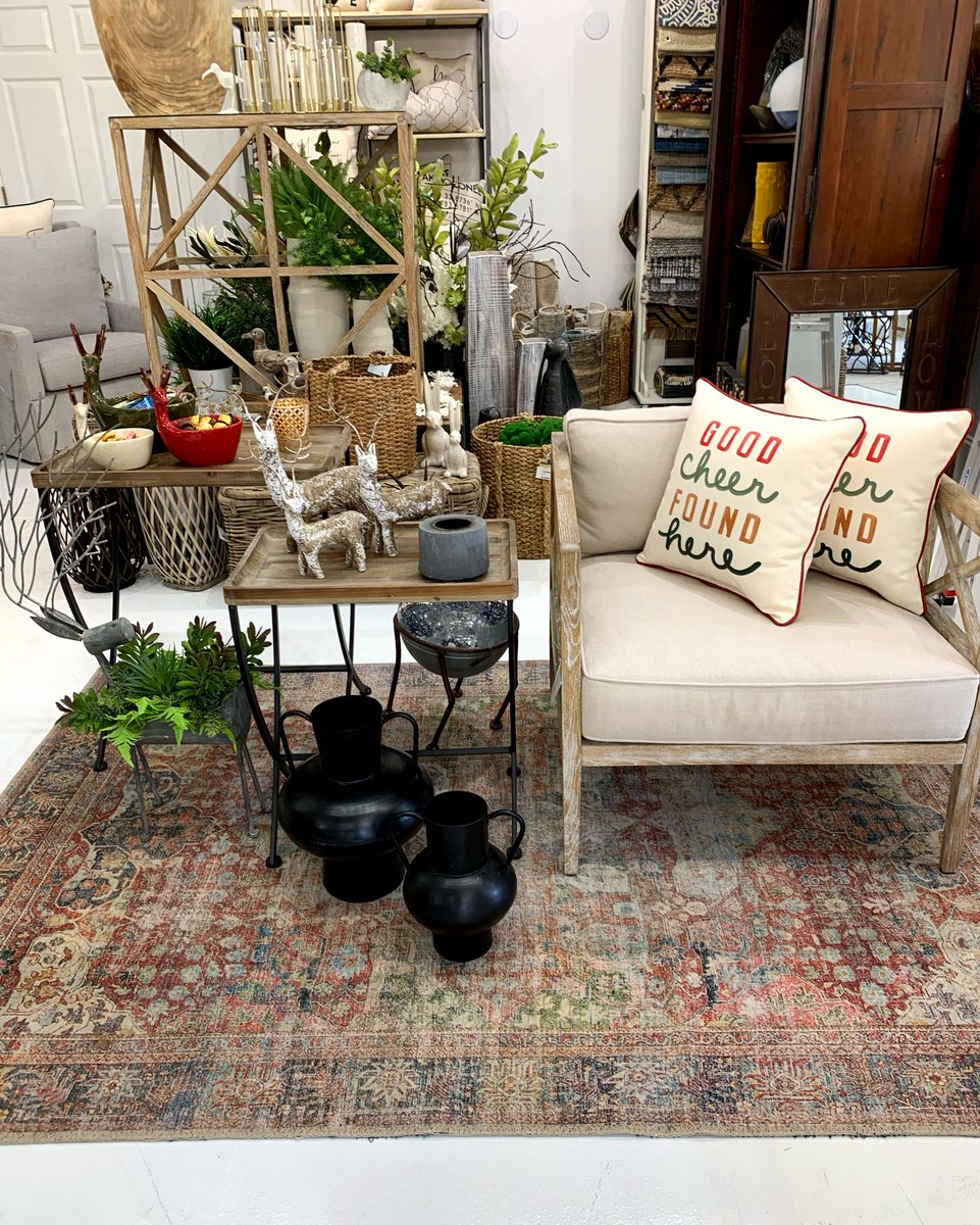 BTTDesign's tweet image. Good Cheer Found Here 🙌🏽  🎄 

#BTT #BendTheTrend #LakeOconee #Greensboro #HomeDecor #InteriorDesign