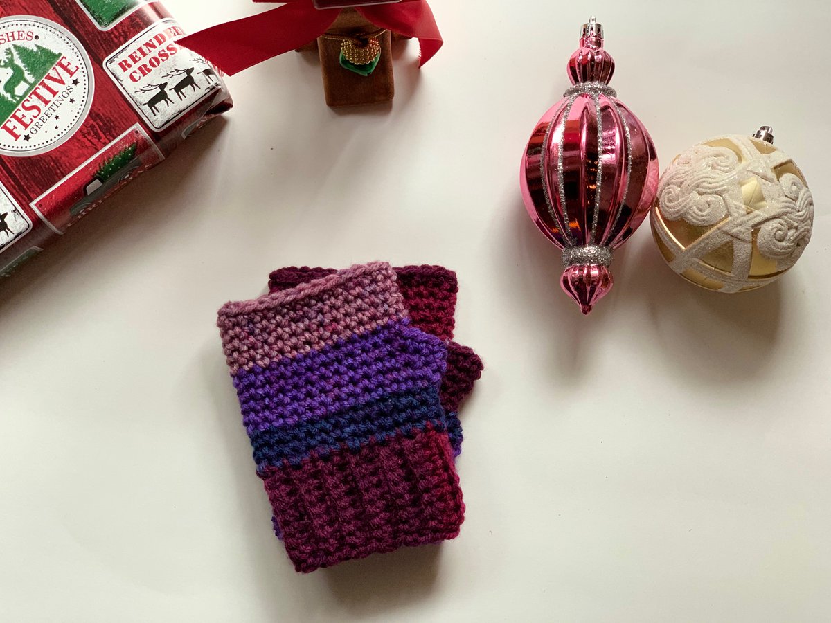 MagickLoops's tweet photo. Sometimes you just need some colorful fingerless gloves in your life, am I right??

These gloves are now available for purchase on the website! More colors coming soon! 

PS - Wait til you see the velvet mittens 😉✨❄️🔮🎄

#crochet #fingerlessgloves #supportsmallbusiness https://t.co/Pt3GZHFwQk