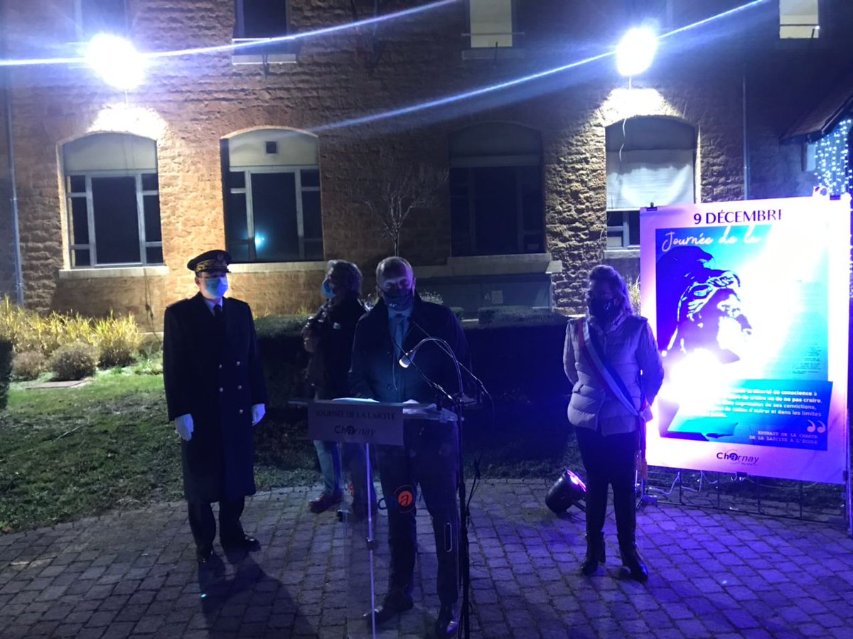 BenjaminDirx's tweet photo. 🇫🇷 En ce jour anniversaire de la loi 1905 de séparation des Églises et de l'État, grâce à Madame le Maire @_christinerobin nous avons dénommé le parvis de l'Hôtel de Ville de Charnay-lès-Mâcon "Parvis Samuel Paty" pour nous souvenir de l'importance du principe de laïcité. https://t.co/TWPBuWVw50