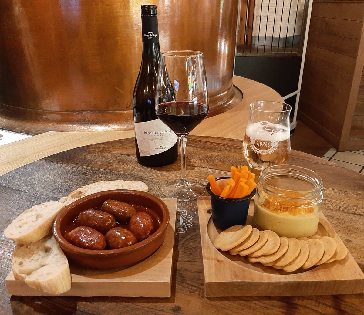 Nos gusta que vengáis a vernos... ¡Teníamos ganas de reencuentro! Recuerda que abrimos hasta las 17h y luego puedes encargarlo o pedirlo para llevar.

#LaTitaRiveraVigo #Vigo #takeaway #baresdeVigo #comida #cena