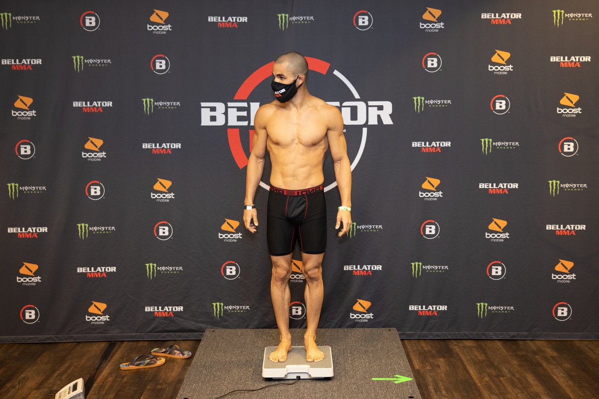 mmapit9's tweet photo. Para la pelea coestelar @MagomedovTiger dio 136 libras y su rival @MattosMMA dio 135.2 libras, haciendo oficial su pelea el día de mañana.
#mma #Bellator254 #bellator #BellatorMMA https://t.co/OnVABRtz5Y