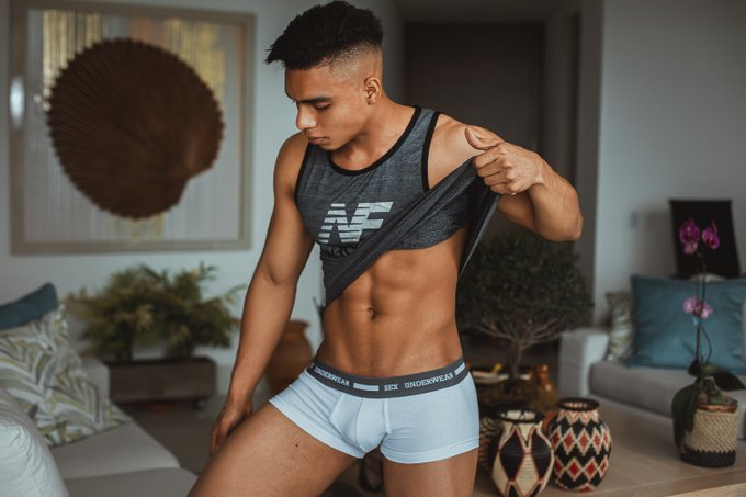 Never grow tired of seeing this ? #Wednesday #WednesdayMotivation #camguy https://t.co/782Ppcj9gC