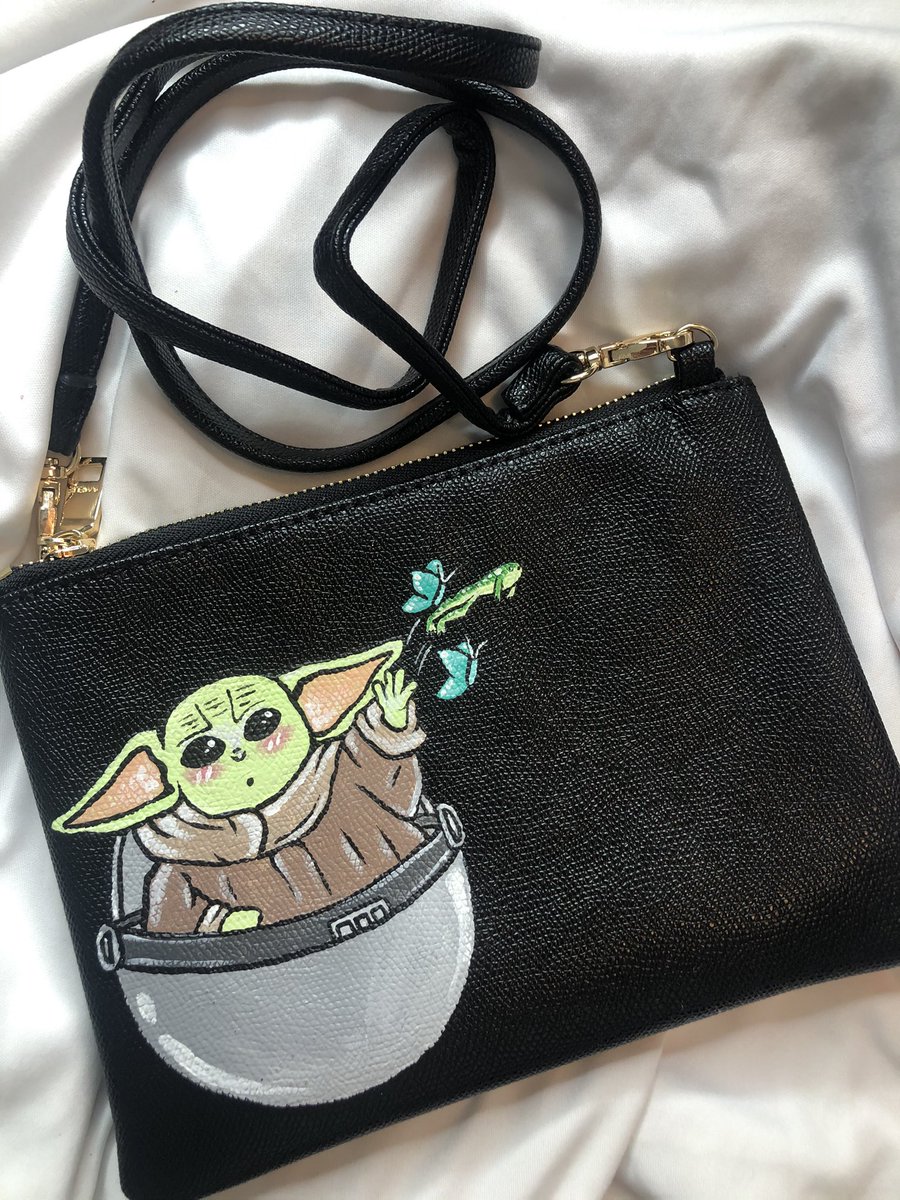 I opened an Etsy shop for my hand-painted bags/purses!!! etsy.com/shop/PaintedBy…