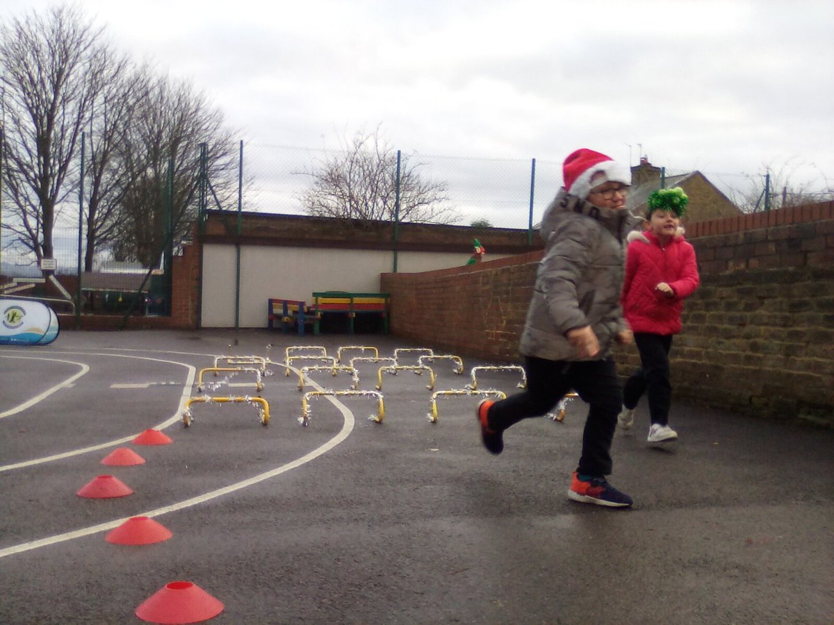 StBedeSacriston's tweet image. Class 2 had a brilliant time at our festive fun run.  Thank you so much to @DurhamCLS_SSP @DurhamClsSSP for organising everything! 🎄🎅 #FestiveFunRun