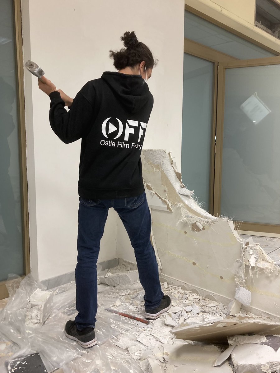 Ostiafilmfacto1's tweet photo. Lavori in corso... #nuovasede#ostiafilmfactory https://t.co/qLOWikK3w8