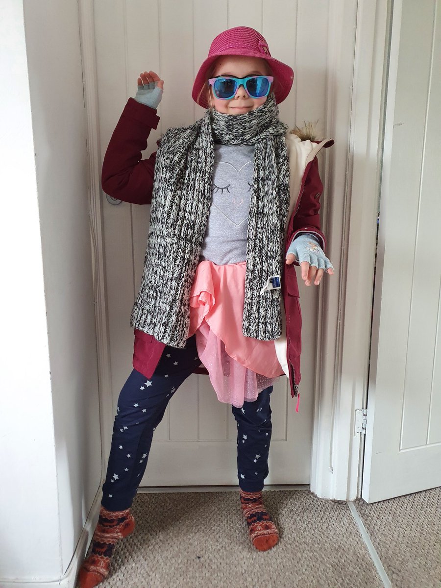 kate_bomba's tweet photo. @HollyfieldPri Hanna enjoyed her French Clothes Game 🤣🤣👍 https://t.co/XFn213x5fY
