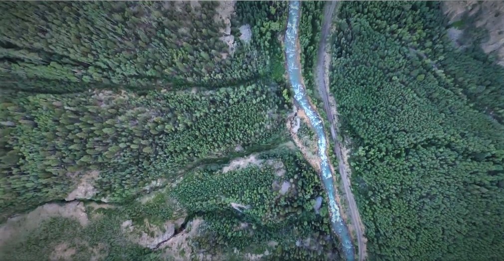 A healthier Animas River is pictured here 5 years after a mining spill. LightHawk flights show ecological decline & recovery. Thanks to @WaltonFamilyFdn we can provide images worth a 1000 words. #pilotview by Marijke Unger and #partner @NMPBS for heir production One Land.
