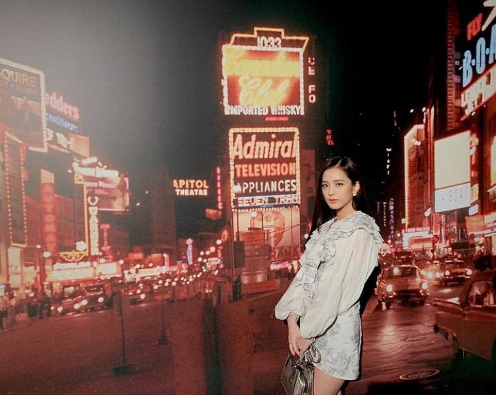 안녕하세요, 오랜만에 아무것도 올리지 않고 업로드 할 Jisoo의 사진이 많습니다
#BLACKPINK #JISOO #YG #BLINK #BLACKPINKInYourArea