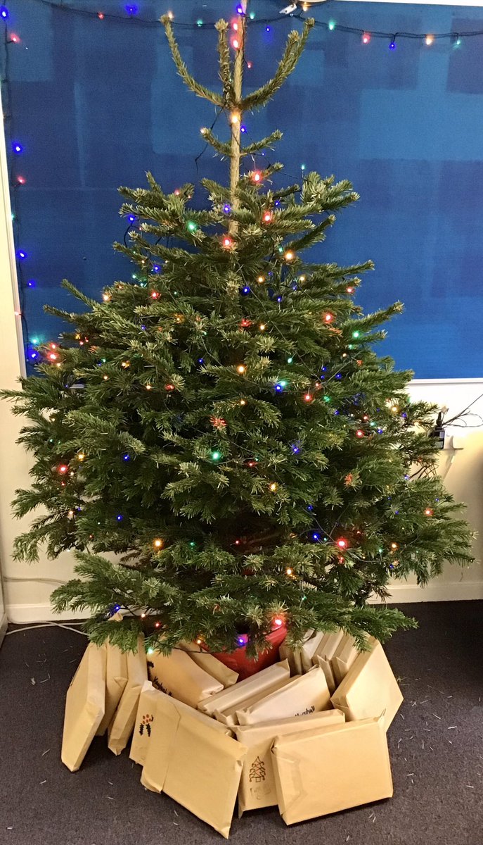 HMPWealstun's tweet photo. This year prisoners have had the opportunity to buy selection boxes for their loved ones with personalised messages, these are already to be sent out! #everycontactmatters #maintainingfamilyties https://t.co/r6X5I9IUP4