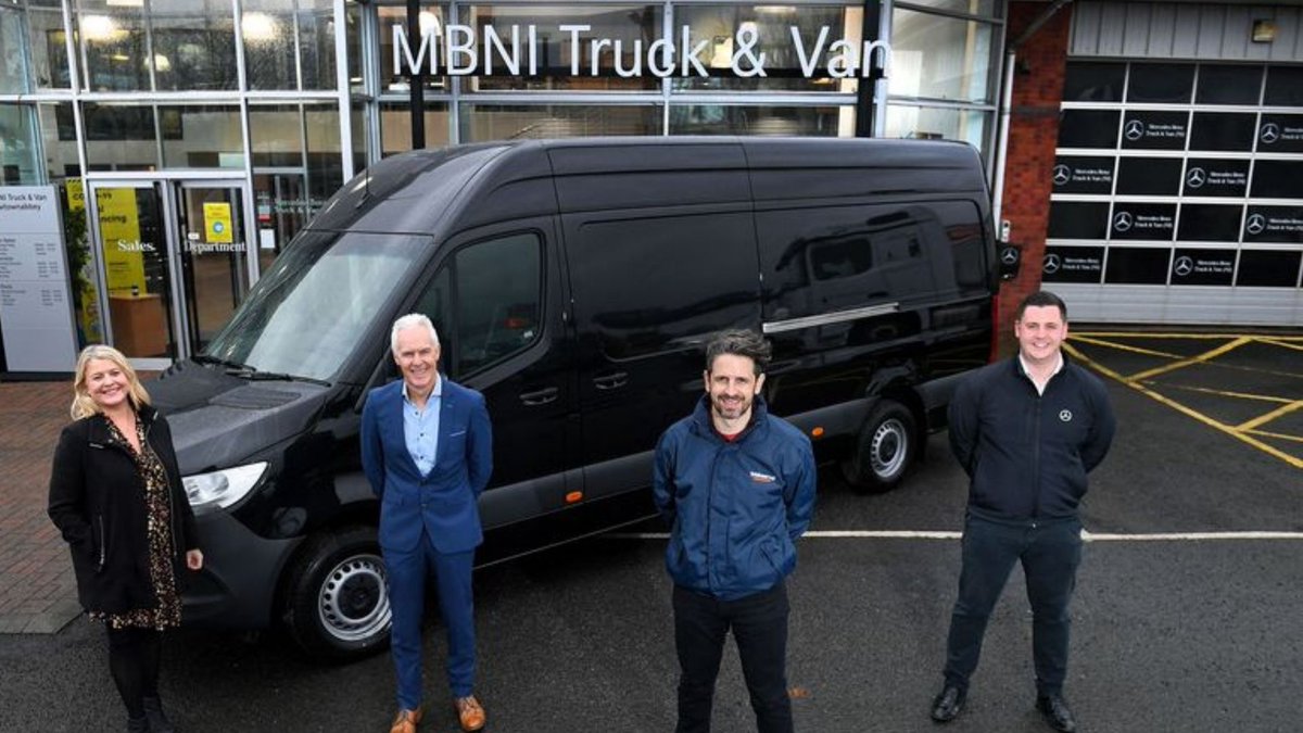 Reach_NI's tweet image. SOME GOOD NEWS! PASS IT ON: Last year, @BelfastLive readers, staff + business partners raised £25,000 for @homelessbelfast to purchase a medical unit to help the homeless in our city. One year on, we handed over the keys to the new van. Read on 👇reachsolutionsireland.com/blog/welcome-o…