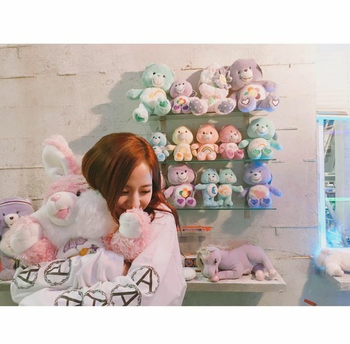 ItsJisoo_bp's tweet photo. 봉제 인형이 너무 사랑스러워 지수처럼
#BLACKPINK #YG #JISOO #BLINK #BLACKPINKInYourArea https://t.co/329G4qS6zZ
