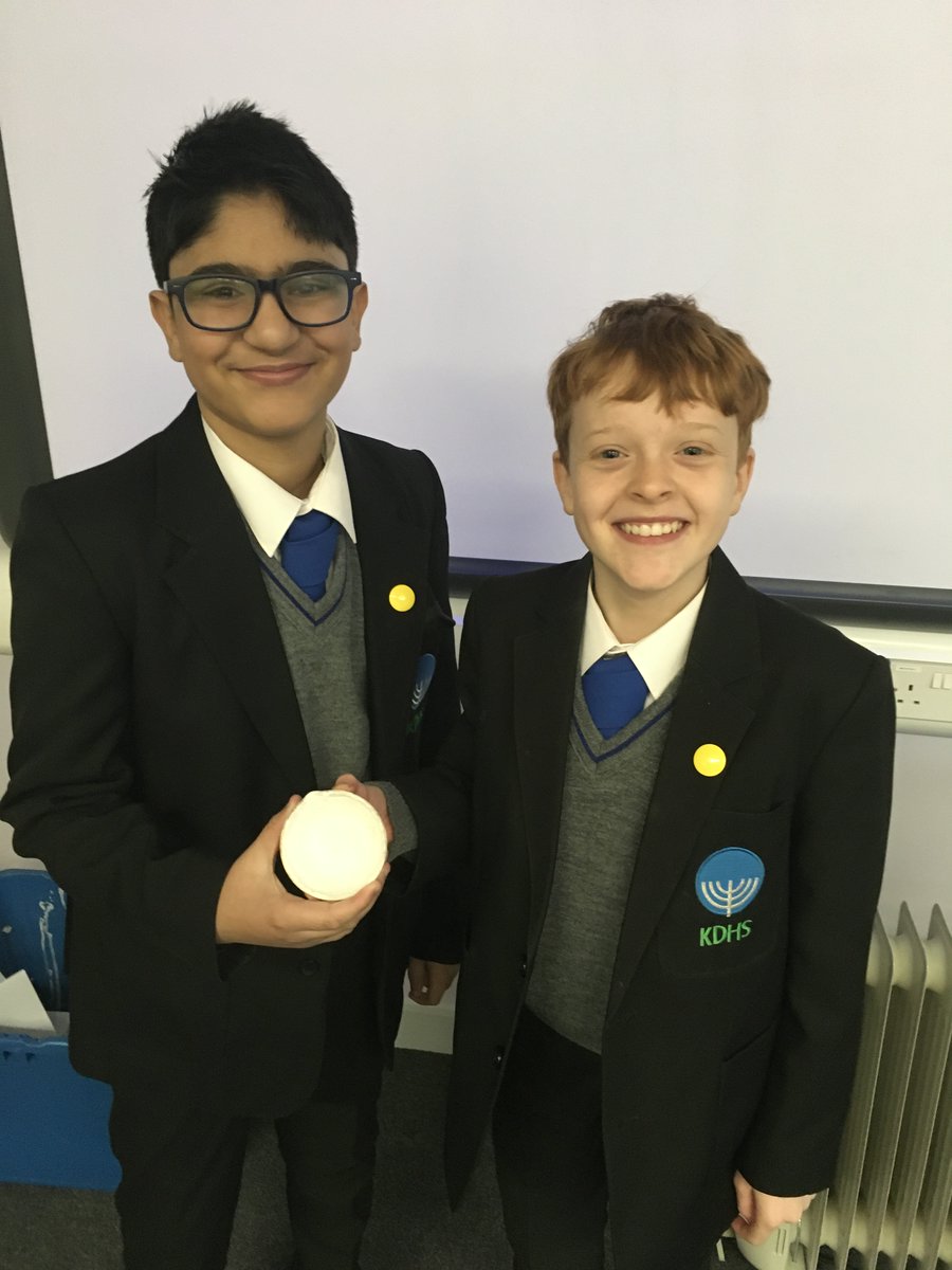 KDScience's tweet photo. Michael Parry and Nehan Nauman are worthy winners with large cubic salt crystals. Excellent practical skills. Well done! #ks3science #rocksalt #separatingtechniques #practicalwork #Scientists4Future https://t.co/idiynZMN9d