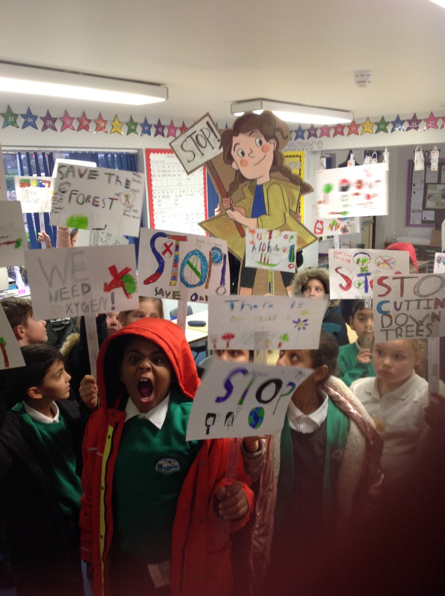 MPATilehurst's tweet photo. Last week year 3 held a CLIMATE CHANGE PROTEST around school 🌎#greta #nooneistoosmalltomakeadifference #strikeforchange @GretaThunberg https://t.co/nGMWOGQC9R