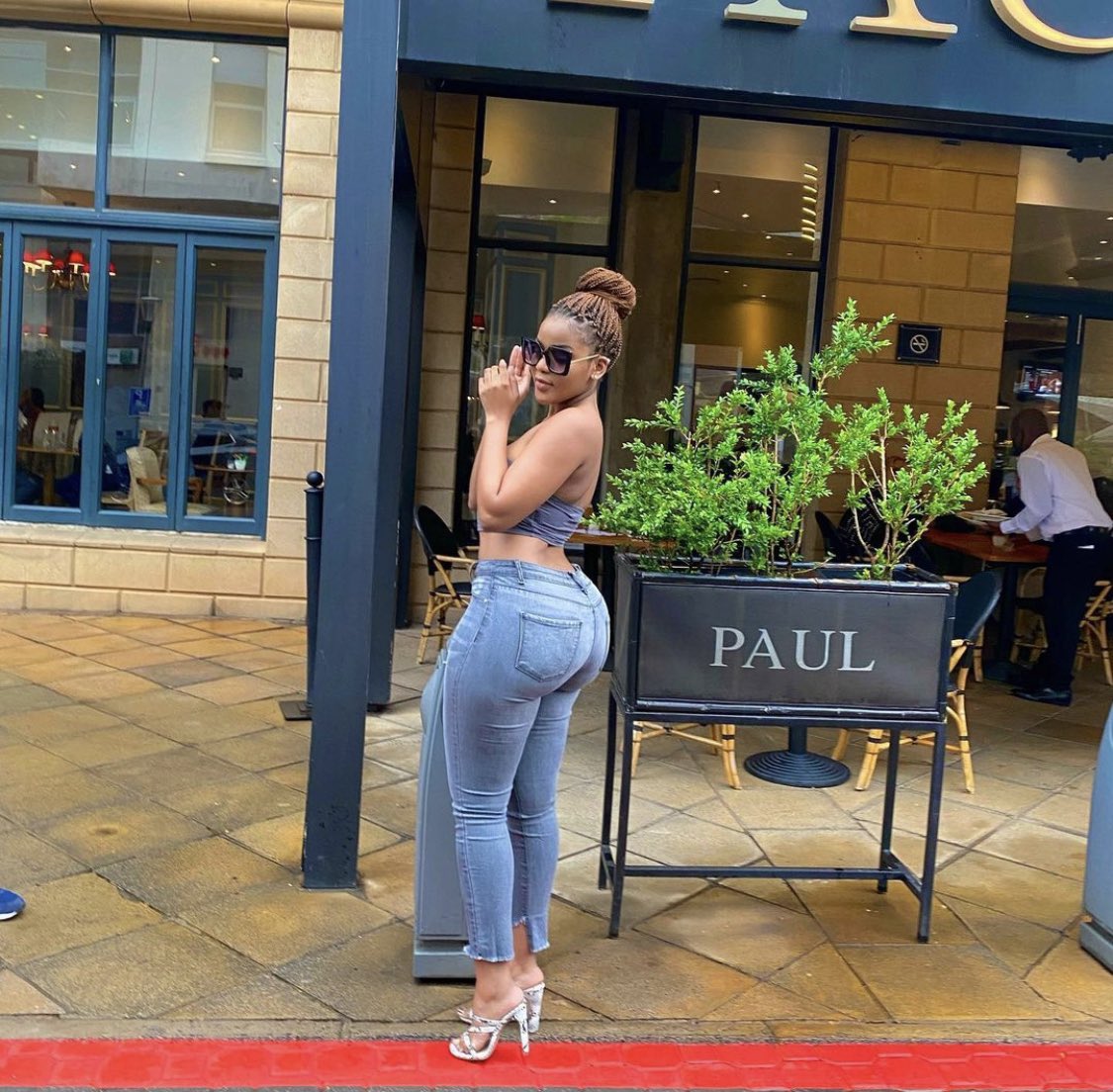dabuttlover69's tweet photo. Wow Wednesday #WowWednesday #curvybeauty #thickchick #thickthighs #thicktail #thicklegs #thickhipsthicktits #curvyandnatural #CurvyDimes #curvylove #curvybeauty #thickthot #thickology #thickologist #AssOfTheDay #spankable #smackable #scrumptious #sexyaf #heels #legs #tastytreat https://t.co/0iKkRruKGL