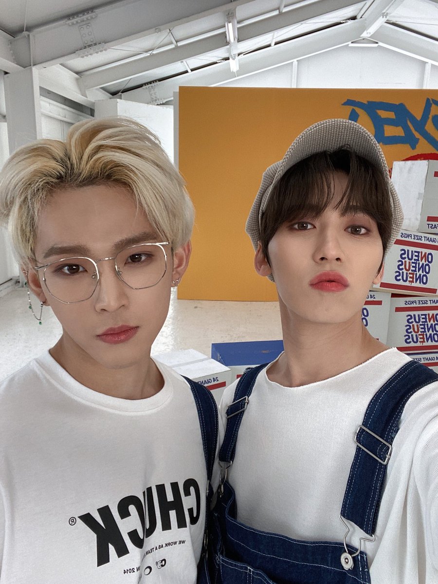 official_ONEUS's tweet photo. [#건희]
원어스 최강 귀요미 조합⭐️ㅋㅋ https://t.co/2eJhngJD8m