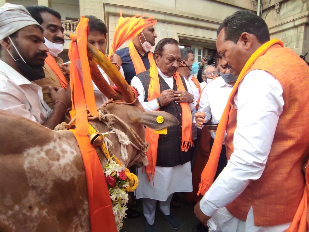 PrabhuChavanBJP's tweet photo. ಕರ್ನಾಟಕ ಗೋಹತ್ಯೆ ನಿಯಂತ್ರಣ ಮತ್ತು ಜಾನುವಾರು ಸಂರಕ್ಷಣೆ ವಿಧೇಯಕ 2020 ನ್ನು ಇಂದು ವಿಧಾನಸಭೆಯಲ್ಲಿ ಮಂಡಿಸಿದೆ. https://t.co/SoKizLFICn