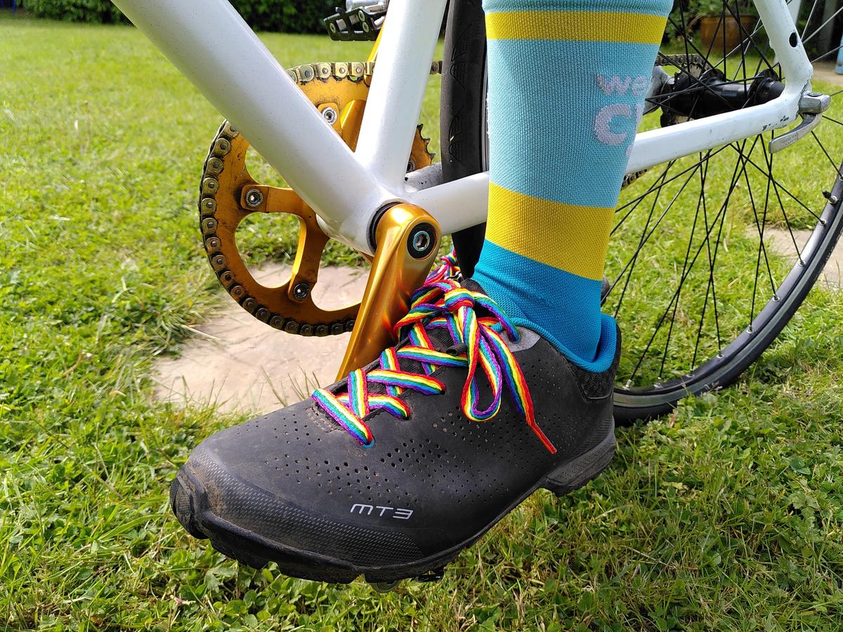 WeAreCyclingUK's tweet photo. Today is #RainbowLaces Day! @stonewalluk are offering Cycling UK supporters a FREE pair of rainbow laces. Let's make a colourful statement that all are welcome in cycling!

🌈 Rainbow-ify your ride
📸 Share your photos

Get your laces: https://t.co/GpPCFN9hoE https://t.co/K7SgYBPRUe
