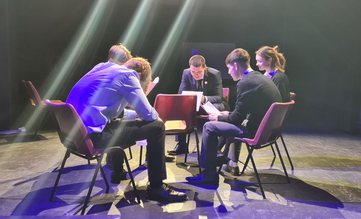 ShiplakeDrama's tweet photo. #ShiplakeYear12 students are working hard to finish their Artaud inspired immersive piece of theatre for a performance for some of their lucky peers tomorrow morning! It will certainly wake them up! #ShiplakeCreative #Artaud #DramaArmy #EarPlugsNeeded https://t.co/sdV8YBZf3q