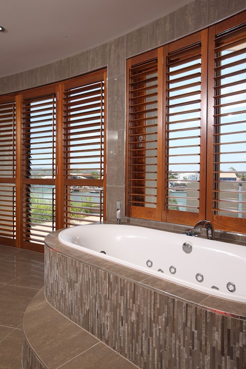 noosa_sc's tweet photo. #BasswoodTimber are tested for the extremes of #humidity, #temperature, and accelerated aging to deliver a quality shutter which is strong, durable.  
For more details visit our website:
https://t.co/GDU8P7UVzQ
#queensland #coastaldecor #style #sunshinecoast #property #design https://t.co/qaWXKjgcVc