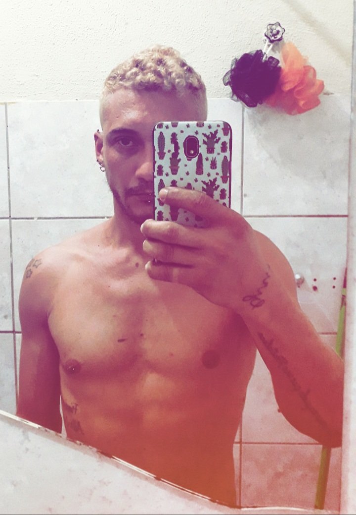 brunowendel82's tweet photo. Deciframe ou te devoro. #BomDiaBrasil #GaySA #glbts https://t.co/sbCVcD0rJH