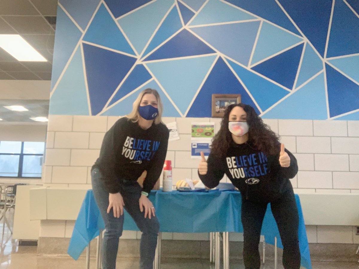 MihalikMrs's tweet photo. The “Be You” Club surprised teachers and staff at FMS this morning with coffee and treats as a “thanks” for all they have done/continue to do during these unprecedented times. Thanks for being AWESOME! 🐝#FMSRocks #TogetherWeGotThis #BElieveinYOUrself @FMS_principal @d_kalinski https://t.co/Hw9c3s3UkF