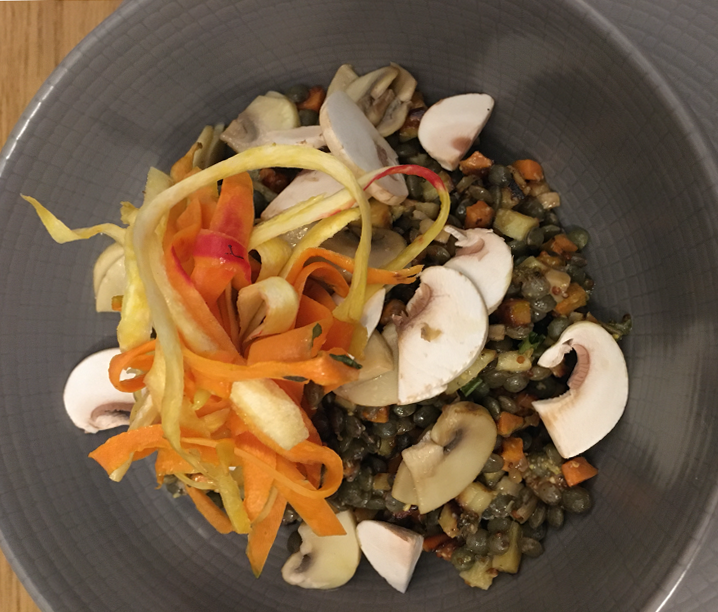 Flore Madelpuech, chef adhérente de Bon pour le Climat sera dans l'émission <a href="/Meteoalacarte/">Météo à la carte</a> sur @France3tv, ce vendredi à 13h📺

En attendant, découvrez sa nouvelle recette de saison sur notre site ! 

bonpourleclimat.org/recette/salade…