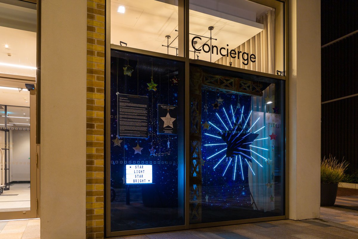 Window 9 artist, Saskia Jiggens said: “A constellation cannot shine bright with only one star and a community cannot shine bright with only one person.”🌟😊🙏 #SouthLondon #Battersea #NineElms