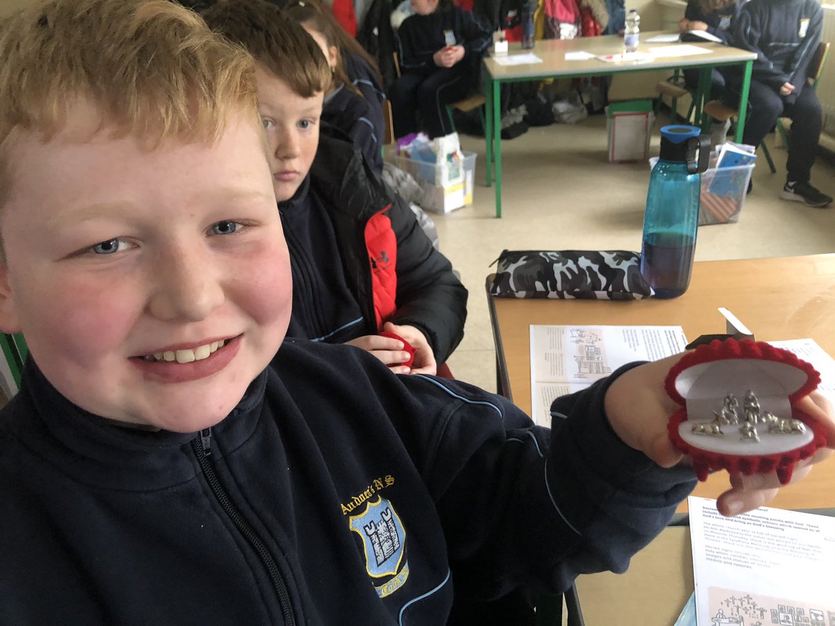 StAudoenStudent's tweet photo. Room 10 had Margie in today speaking about Advent, the wreath and preparing for Christmas Eve. She also, very kindly, gifted us our own miniature cribs. https://t.co/PccDmVEEQ8