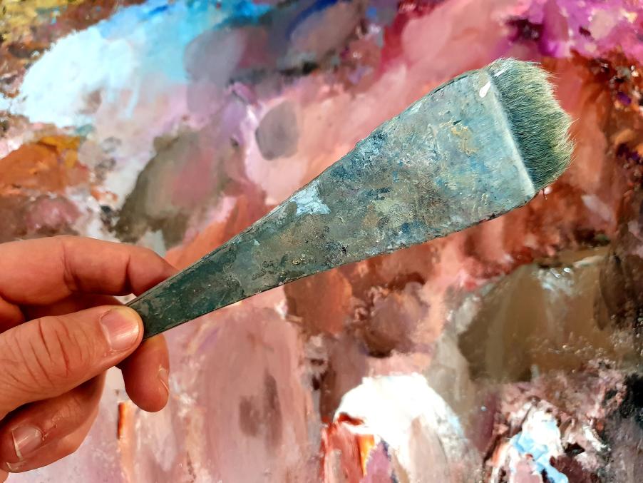 trevorjonesart's tweet photo. 'Chrysalis' is in the @SuperRare timed auctions event Friday.
Starting price 25Ξ 🔥
The winner will also receive physical pieces including full size #1 A/P signed print and this, my fav brush for many years (now retired) that was used on the painting.
https://t.co/VjqfR39r3m https://t.co/WEIL6Heyag