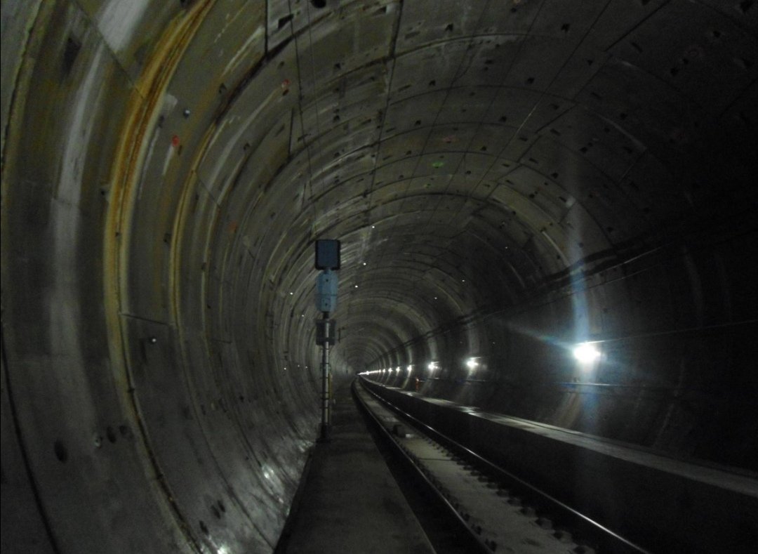 abalosmeco's tweet photo. Hoy en el #CMin hemos autorizado a @Adif_es la renovación de vía Monforte de Lemos-Lugo y la construcción del nuevo túnel de Oural, por un valor estimado ambas actuaciones de 108,5 Mill€.

Trabajamos para mejorar la conexión ferroviaria entre Ourense, Monforte de Lemos y Lugo. https://t.co/bEsRzNLTLw