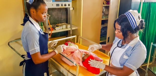 THETlinks's tweet photo. "Beyond the chaos & the uncertain future, behind the buildings & the beds, in between the staff & the patients, lie so many stories of courage & endurance waiting to be told" - BCU-LUCON #partnership reflect on their #HWAF project in Zambia: https://t.co/fKSwz4LHDv.
#UHCDay https://t.co/QpG9PRiml1