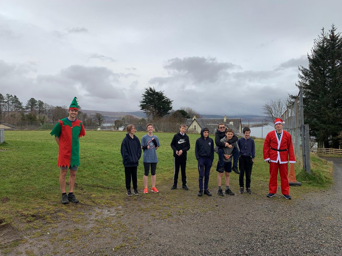 ABActiveSchools's tweet photo. Perfect day for a festive themed running club at Tobermory today! ๐
๐ป ๐ ๐โโ๏ธ @TobermoryHighPC @sportscotland #runningclub #santaandhishelpers https://t.co/cuh7BlStM6