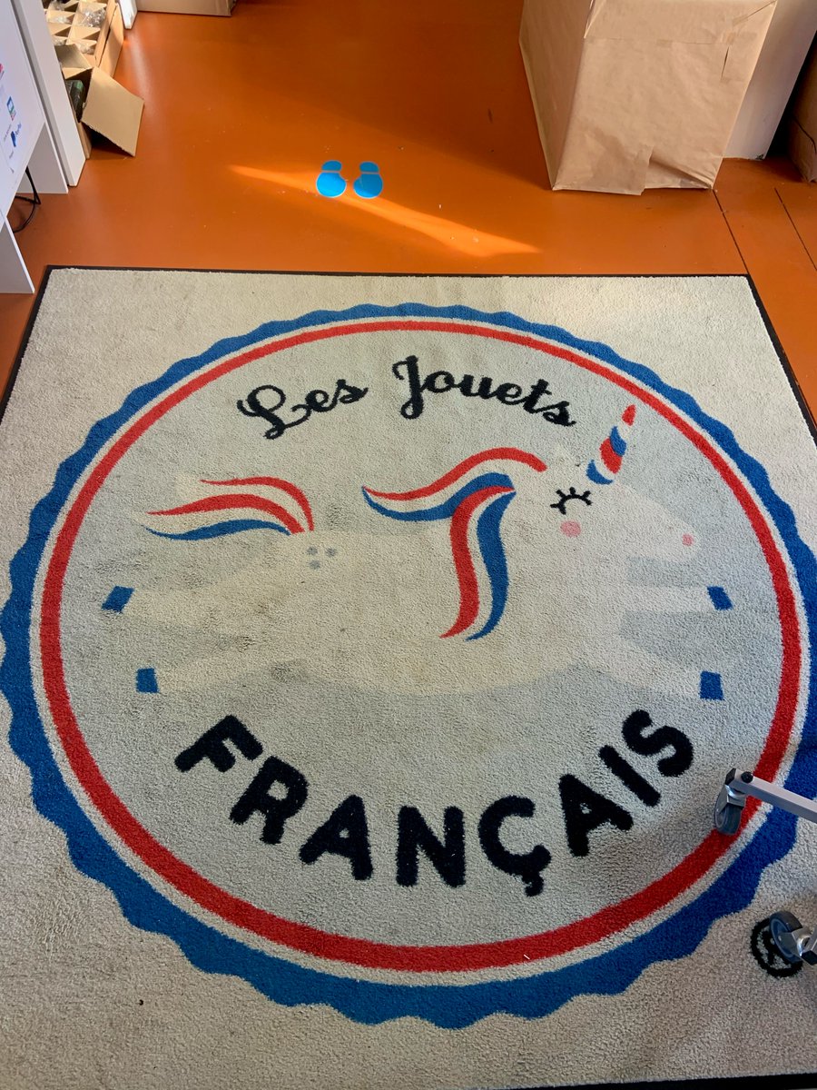Les lutins des <a href="/JouetsFrancais/">Les Jouets Français</a> préparent les cadeaux ! 🎁

➡ Retrouvez-nous le 16/12 avec la <a href="/FondationENGIE/">Fondation ENGIE</a> et les #PèresNoëlVerts du <a href="/SecoursPop13/">Secours populaire 13</a> pour la distribution des cadeaux de Noël auprès des enfants. 🧒👧
#NoelPourTous #Solidarité