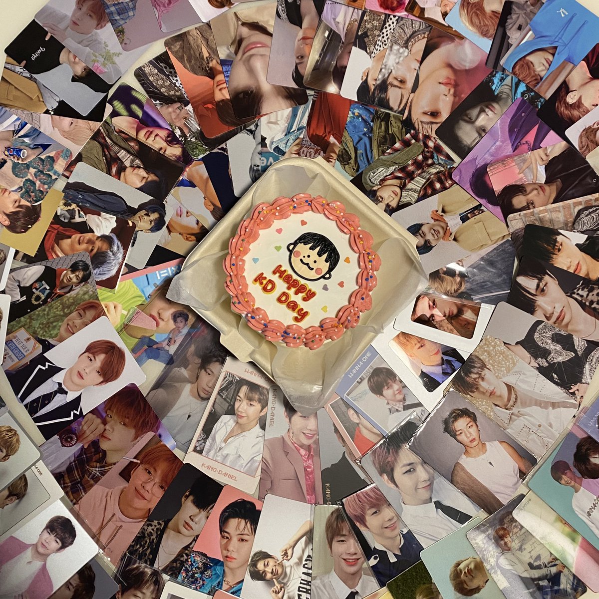 강다니엘 소환술

#HappyDanielDay
#강다니엘의_색으로_채워진_25번째페이지