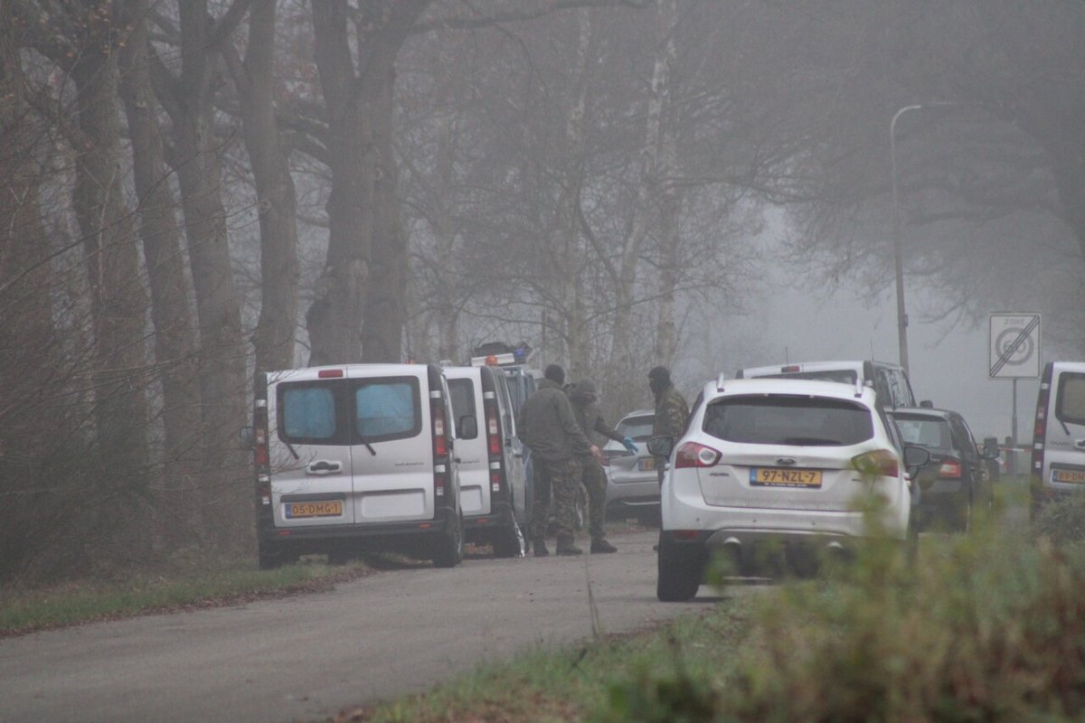 Zoekactie van politie en defensie bij woning in Erica; bewoner aangehouden - #Drenthe -..