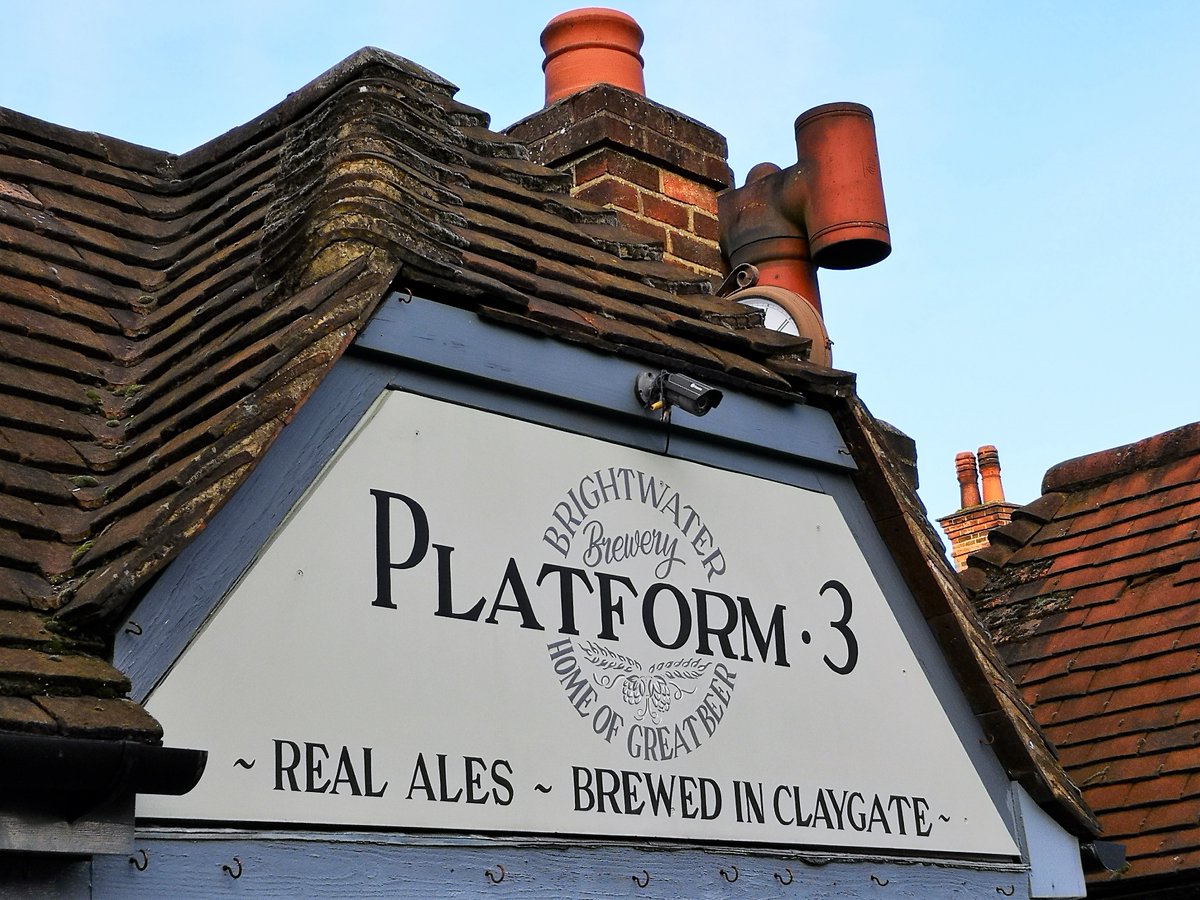 CAMRA_Official's tweet photo. We're spotlighting some #Brew2You top sellers - starting with @brightbrewer 🍻

Brightwater Brewery is based in #Claygate, producing real ales, ciders &amp; bottled beers - now shipping nationwide on Brew2You! They also run a small pub, @SmallestPubinUK.

👉 https://t.co/Q0eWMXMoFQ https://t.co/eGGGueVC8i