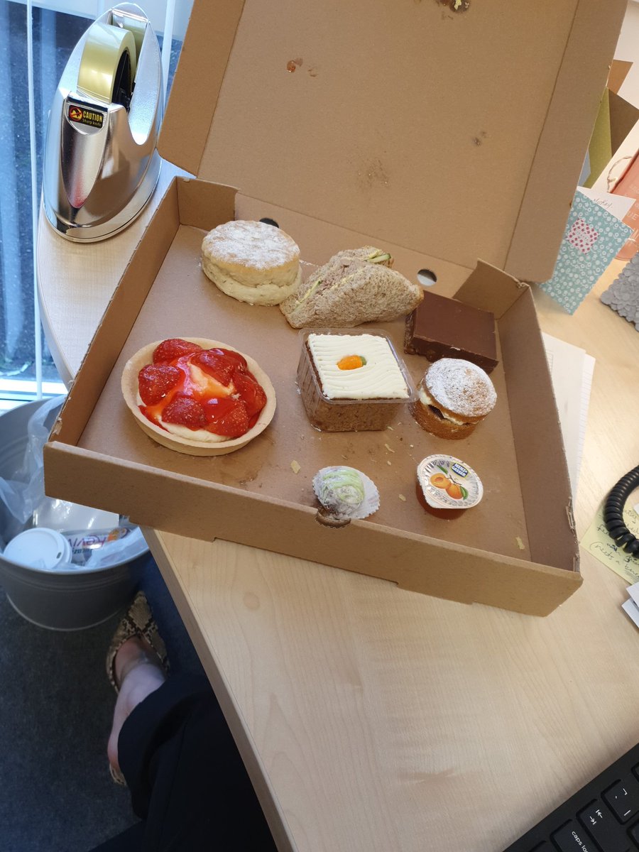 SchoolHolm's tweet photo. We have THE best parent Council. Lunch delivered in boxes for every meter of staff at Holm to show us how appreciated we all are by our Parents. Some happy and full up teachers, psas and eyps today! #holmies #bestPC https://t.co/btgJ9BG2a3