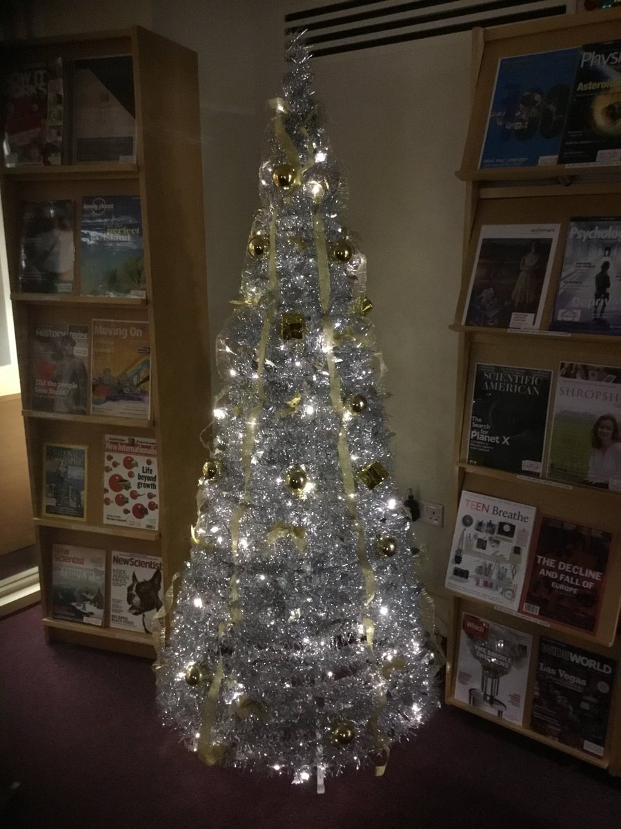 LibraryDeptCC's tweet photo. A very Merry Christmas from the Library! 

We've loved having all our decorations up once again, and wish both students and staff a restful holiday! https://t.co/CdZWv6OEmC