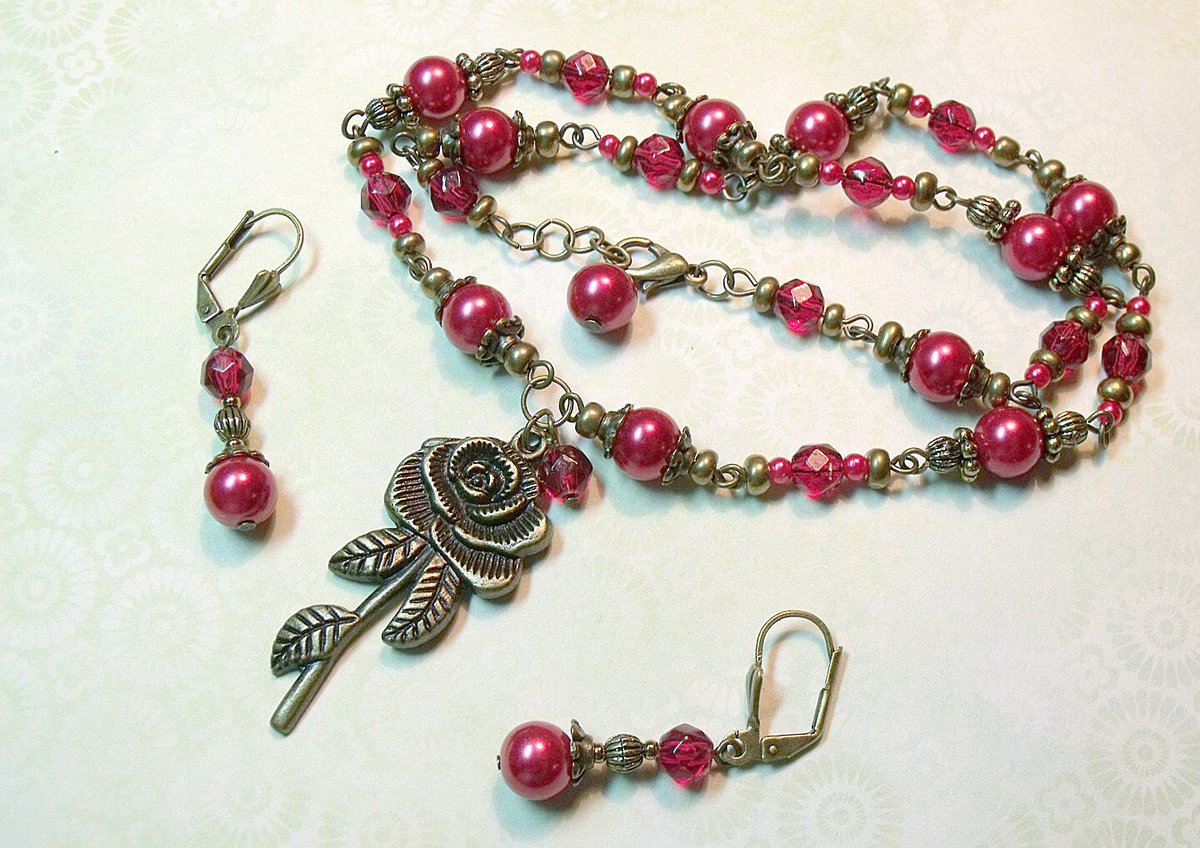 Red Pearl Jewelry  #necklace #earrings #redandgold #handmade #giftideas #addapopofcolor #shopsmall  etsy.me/2JNzwTm
