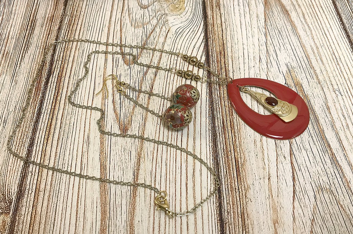 Red and Gold Upcycled Jewelry  #redandgold #bohostyle #handmade #addapopofcolor #giftideas #shopsmall  etsy.me/2VY0lqk