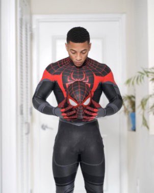 ASHMAN2286's tweet photo. @StephenSeanFord @TrevorBell_ is the one !!!! Give him a shot! #trevorbellismilesMoralez #SpiderVerse #SpiderManMilesMorales #SpiderMan #SpiderMan3 #pickhim #winner https://t.co/SyLhlOMCnV