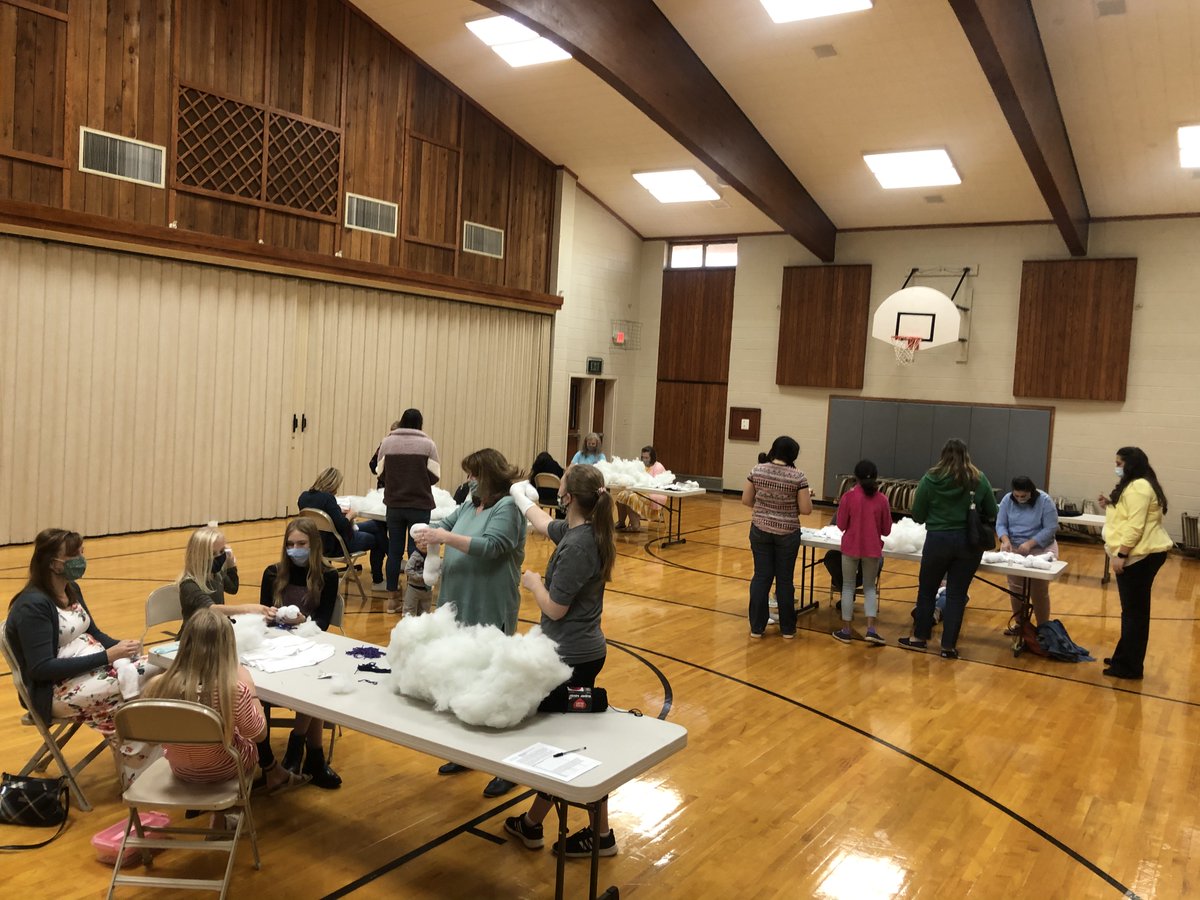 UnitingHH's tweet photo. One bear at a time. The social distancing bear making for the children's hospital is underway. It was great to see people working together for a common goal...150 bears (or whatever their creativity fancied)!
#LightTheWorld  #GiftToSaveALife #ChildrensHospital #Navicent https://t.co/v9Zvnj1yiO