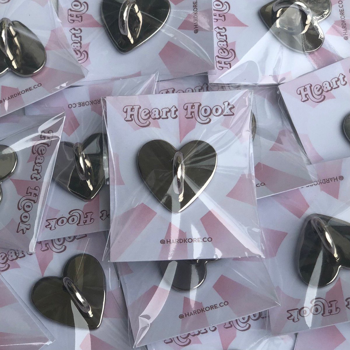 hardkore_co's tweet photo. Glitter Keychain &amp; Heart Hook by https://t.co/eRRpHqZrGa ✨ https://t.co/2IgVEoPiEn
